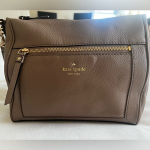 Kate spade crossbody bag. Used- like new!